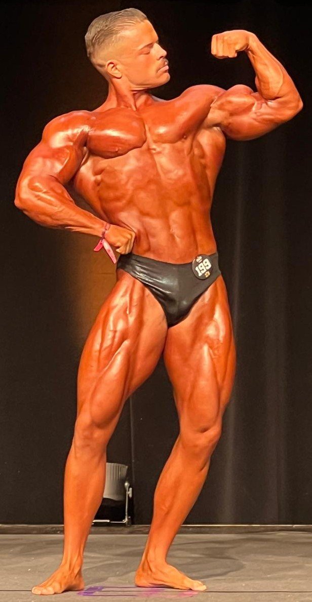 Side Biceps im Lineup